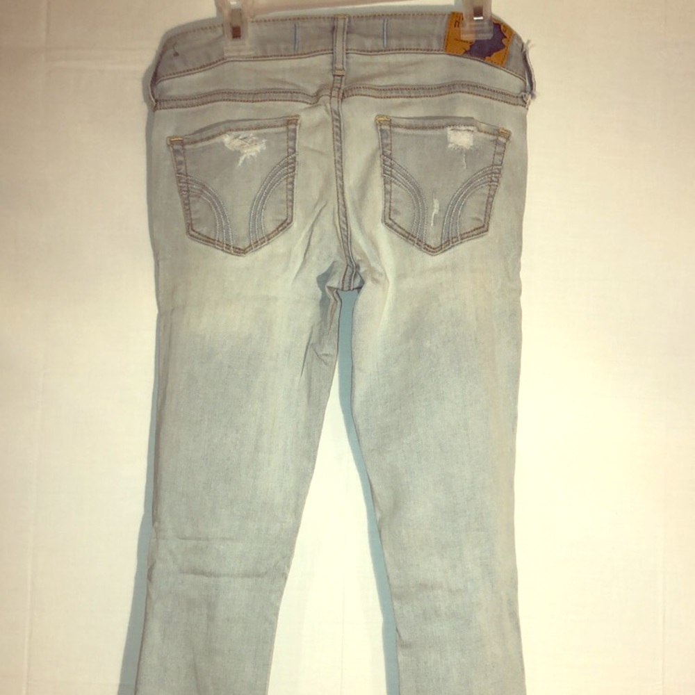 Hollister light wash distressed skinny jeans